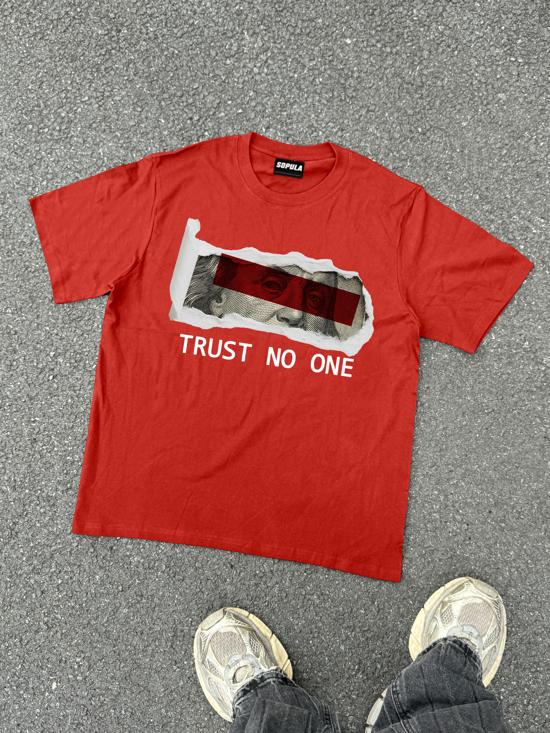 Sopula Trust No One Graphic V-Neck Short Sleeve Polyester T-Shirt Vintage Style