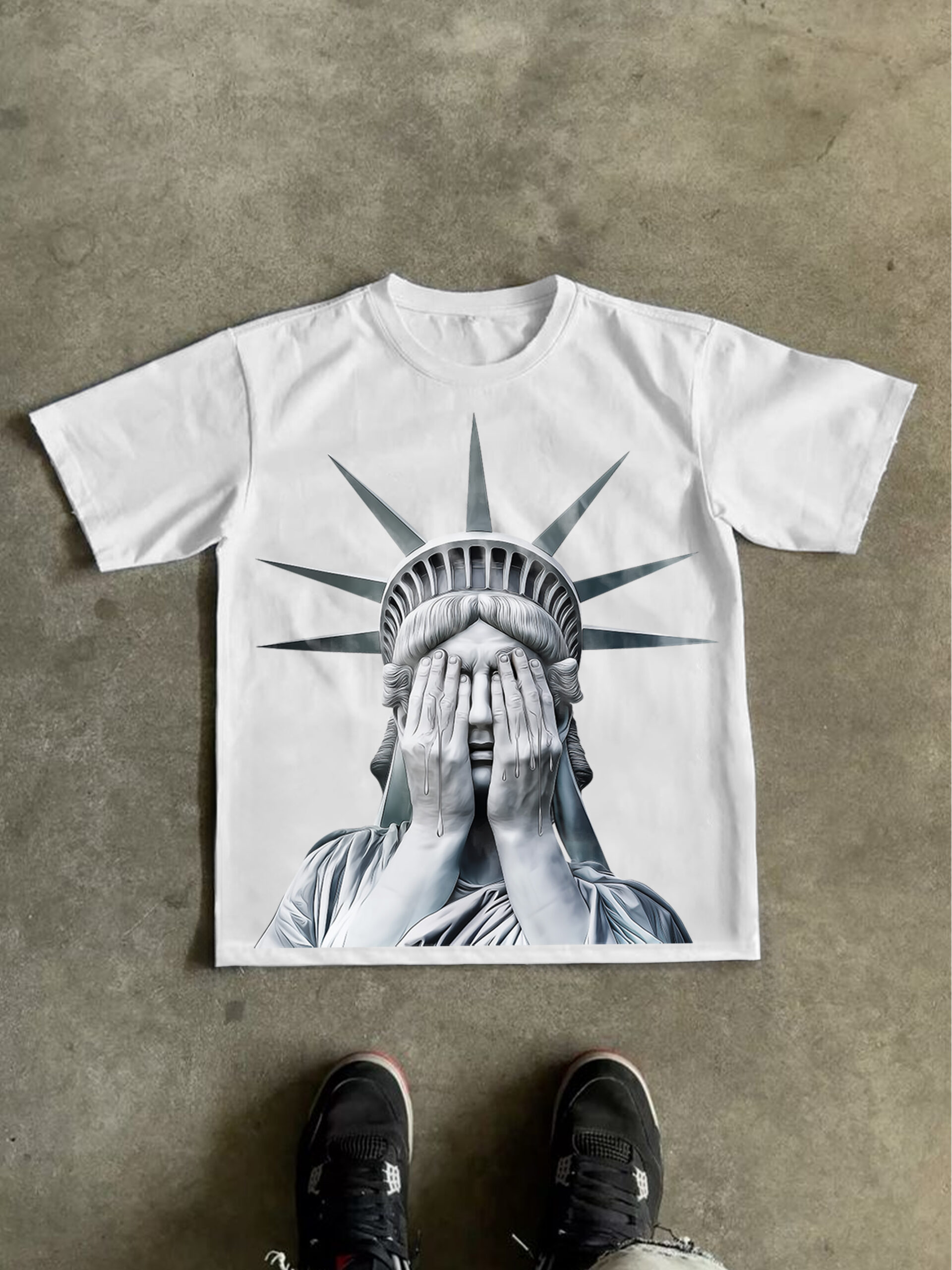 Statue of Liberty Crying Graphic V-Neck Short Sleeve Polyester T-Shirt