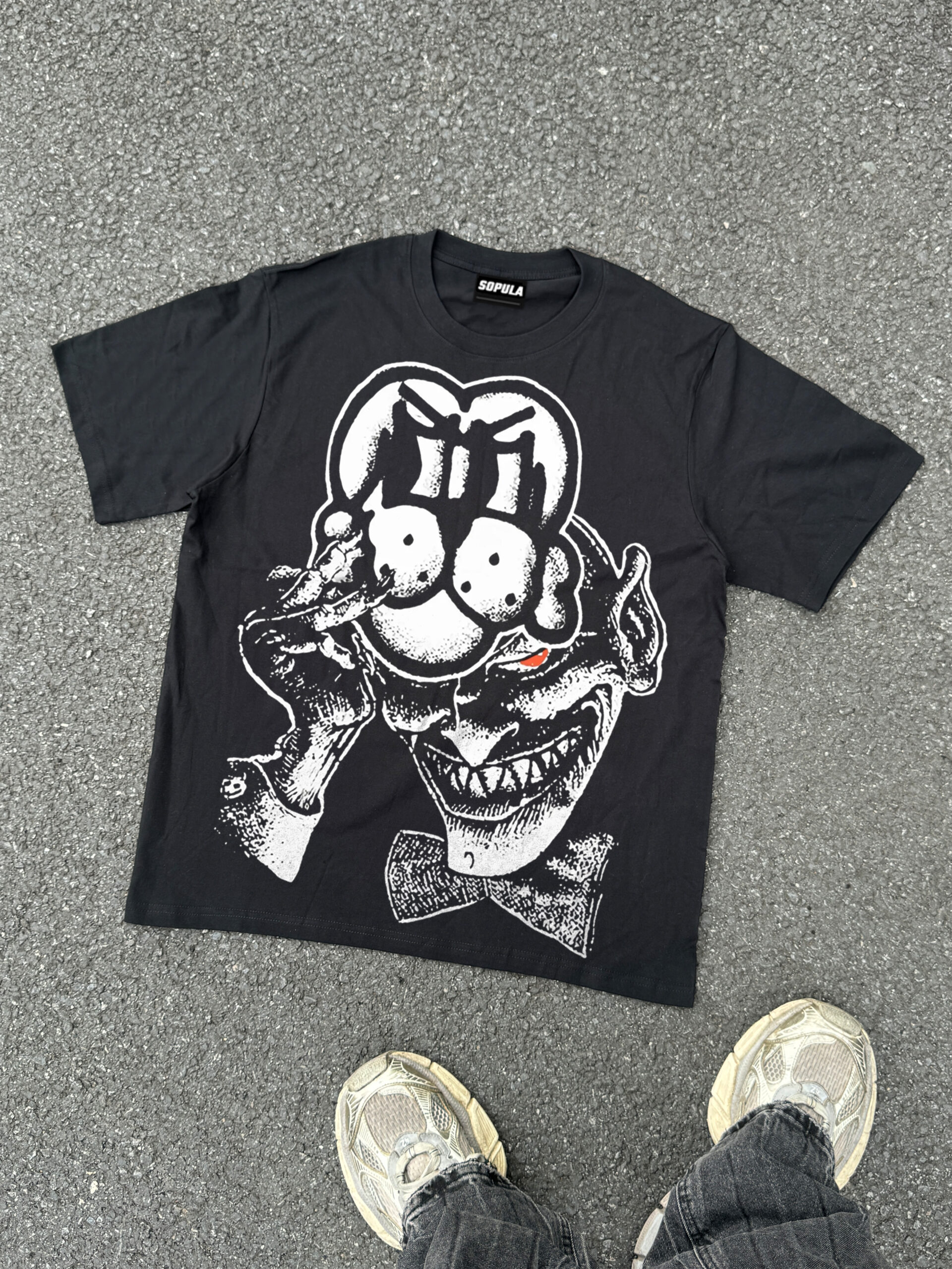 Vintage Mask Graphic Print V-Neck T-Shirt - Polyester Short Sleeve Regular Length